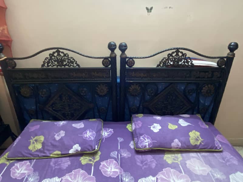 2 Single Beds 1