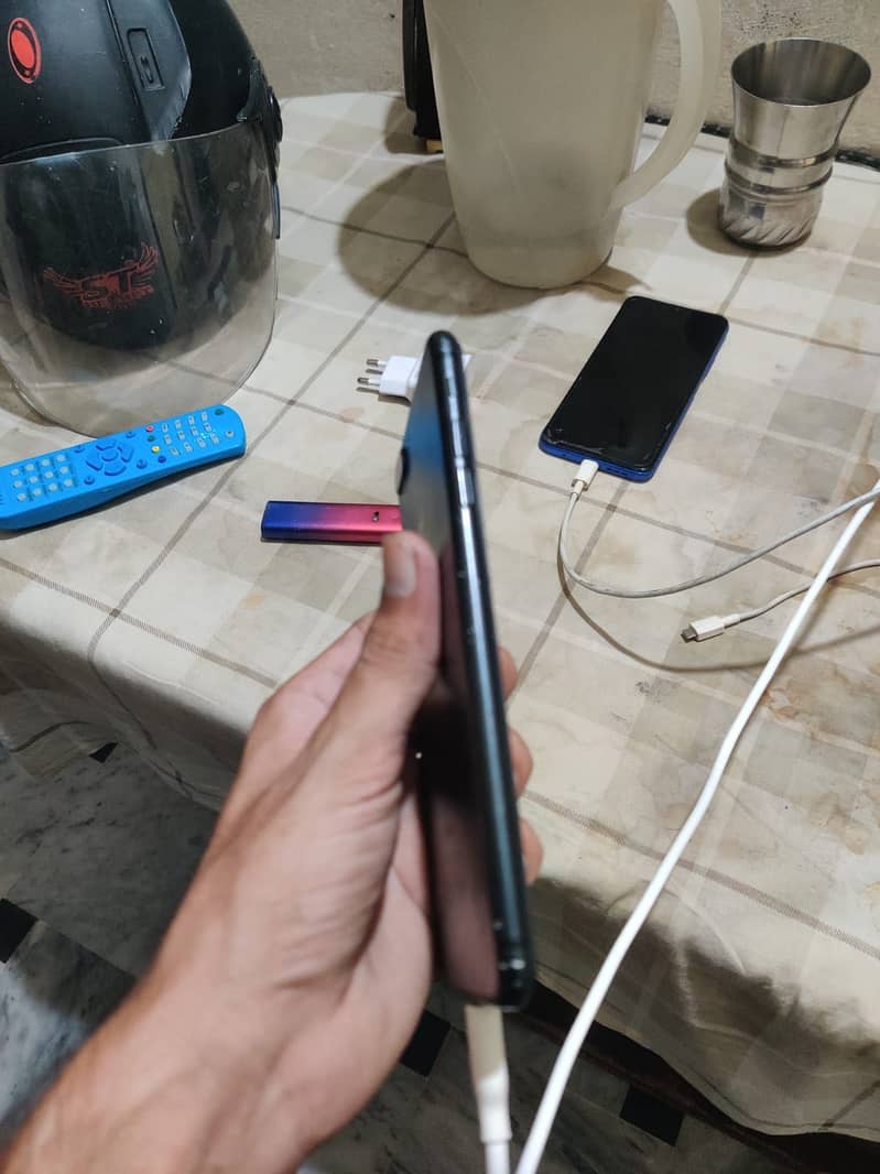 Apple iPhone 7 Plus 0