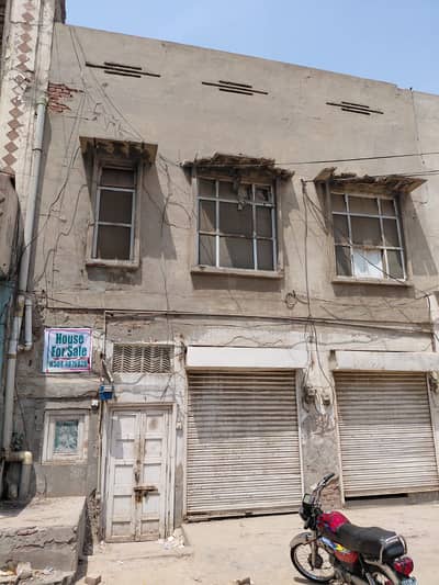 Sami Commercial 3.75marla Old house for sale 60ft road Dmd 290.