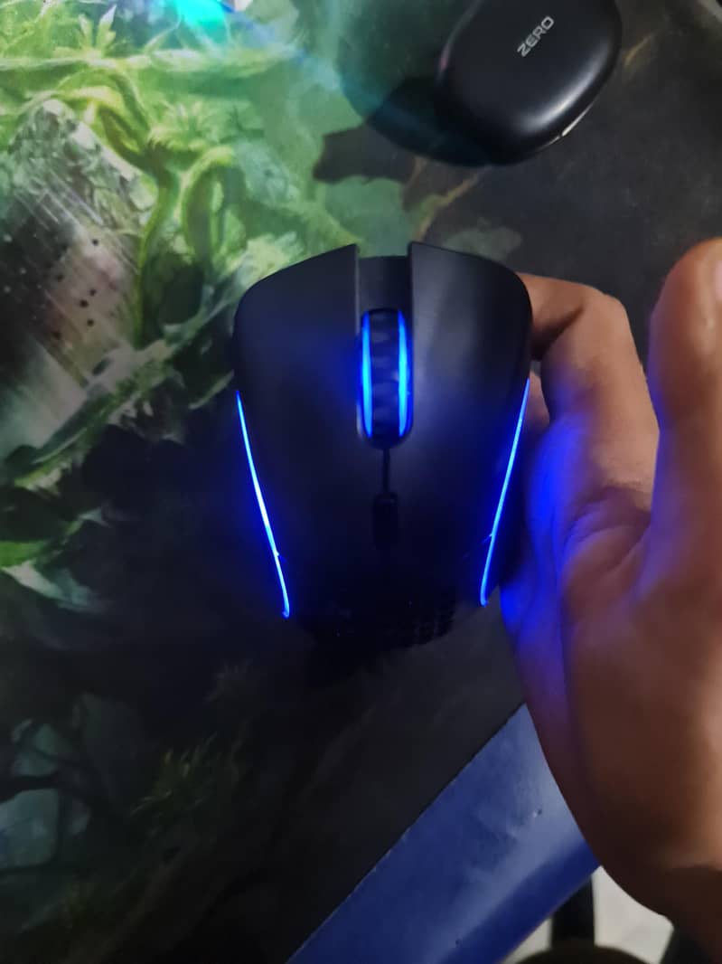 Glorious Model D Mouse ( wireless + wired ) 2