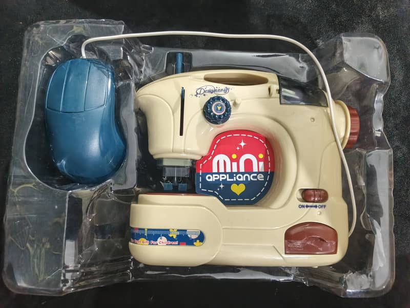 Mini sewing machine 2