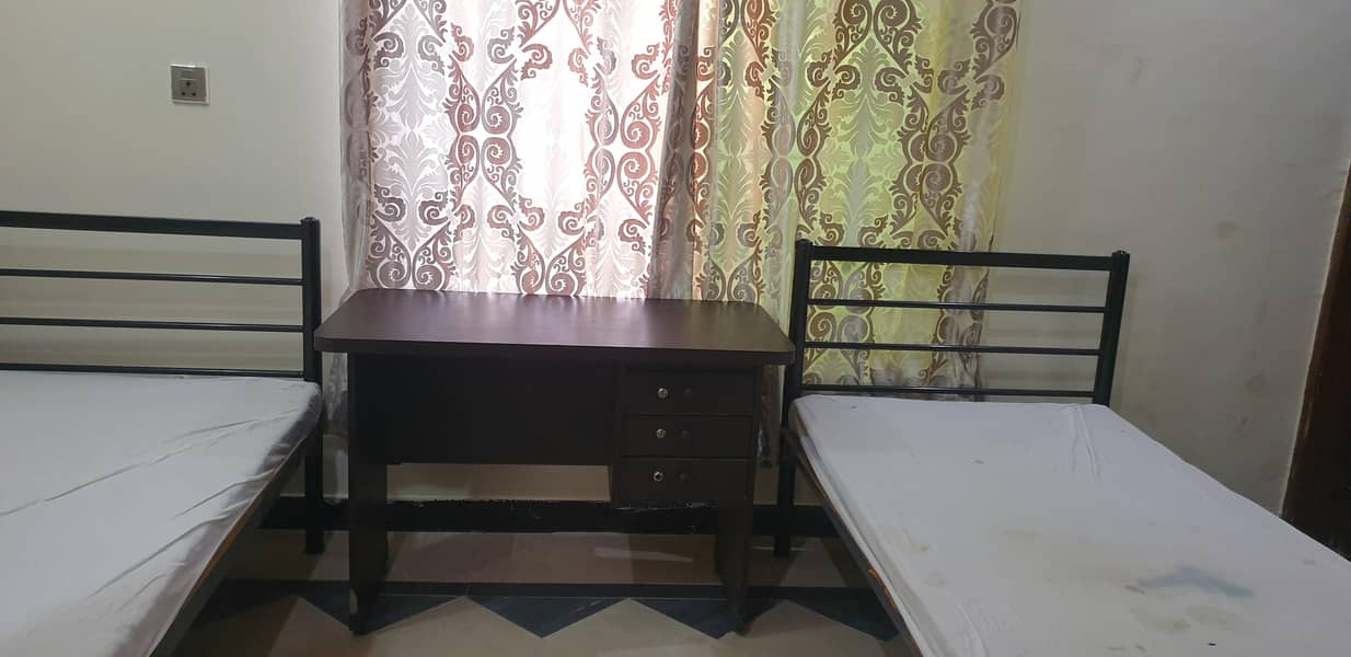 study table 0