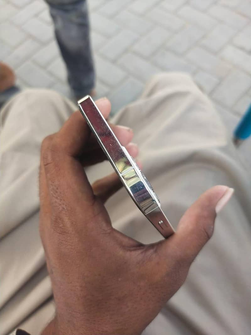 Apple iPhone 12 Pro 2
