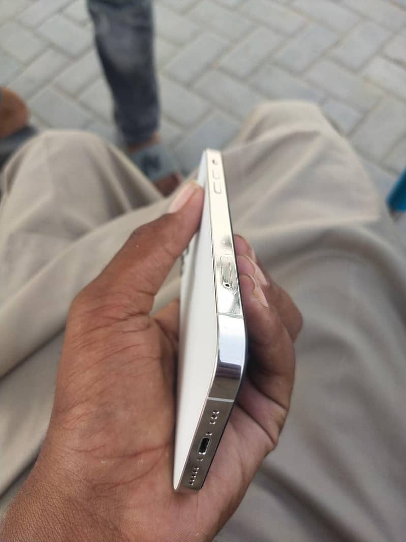 Apple iPhone 12 Pro 3