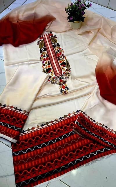 3 PIECE SILK SUIT AND NEW NOT USING ITEM NEW SELD PACK
