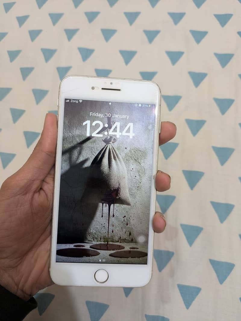 Apple iPhone 8 Plus 2