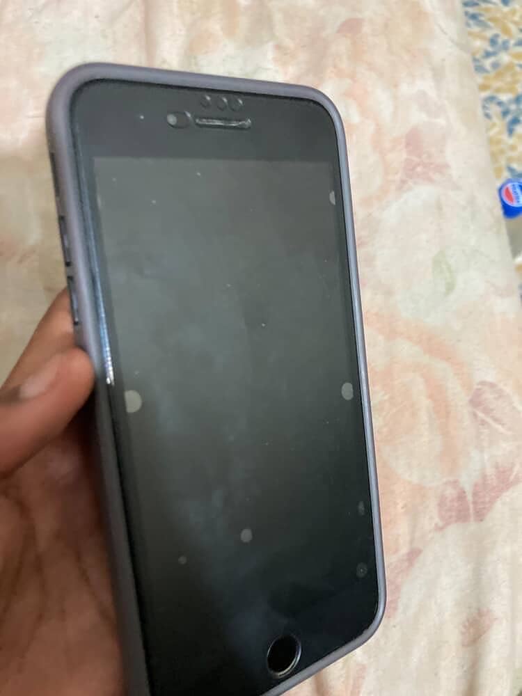 Apple iPhone 8 Plus 4