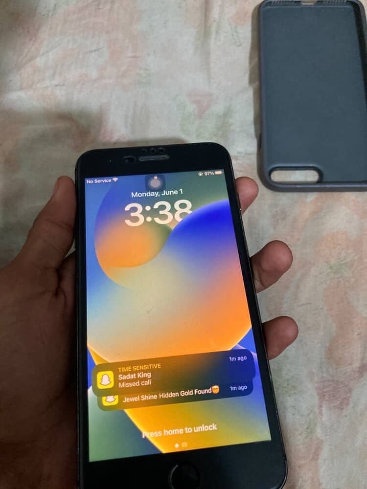 Apple iPhone 8 Plus 7