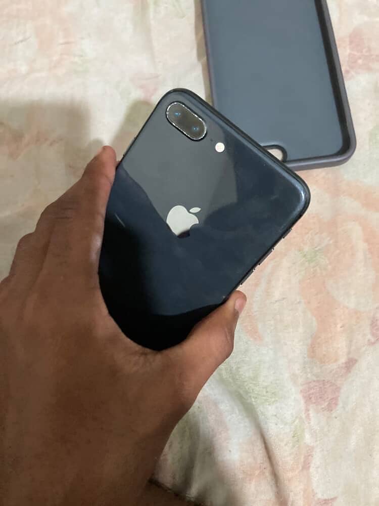 Apple iPhone 8 Plus 8