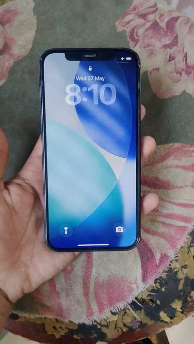 Apple iPhone 12
