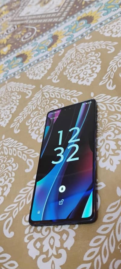 Motorola Edge 30 Pro( official PTA approved)