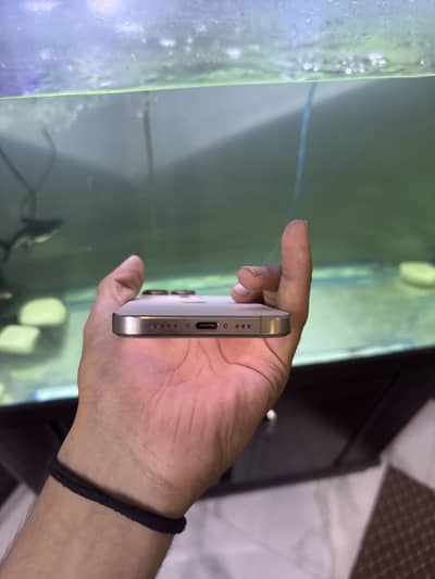 Apple iPhone 16 Pro