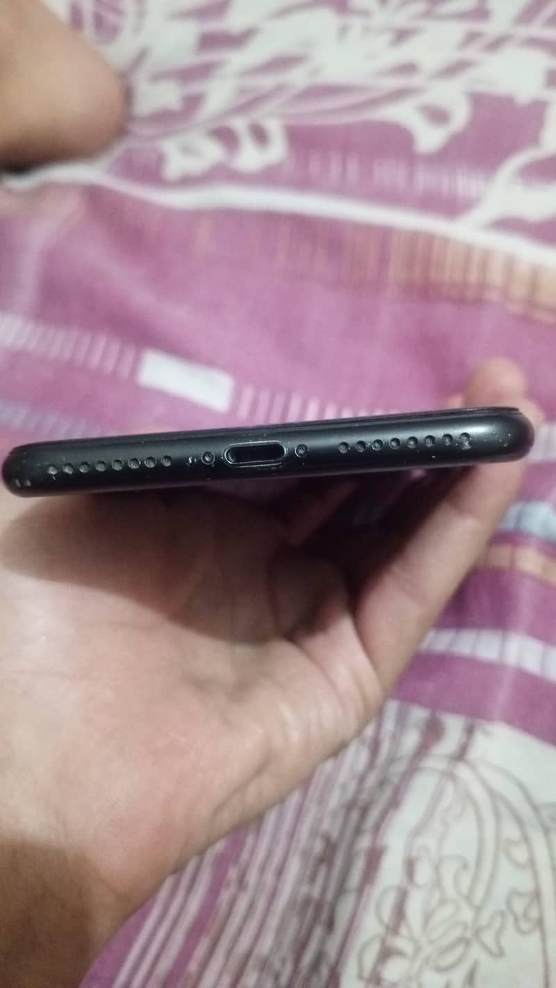 Apple iPhone 7 Plus 1