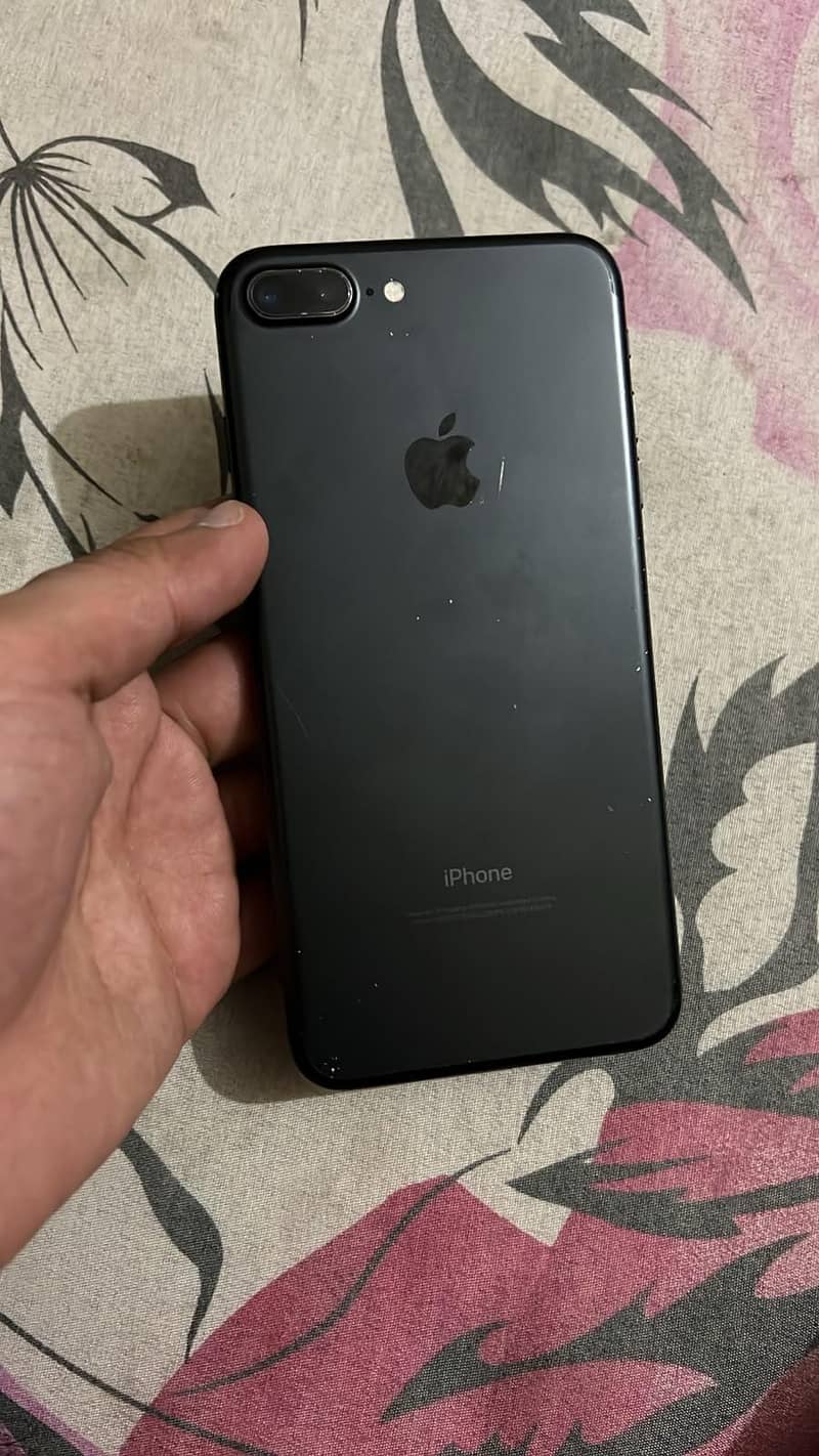 Apple iPhone 7 Plus 3