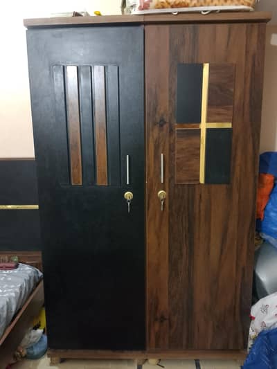 3 door Almari