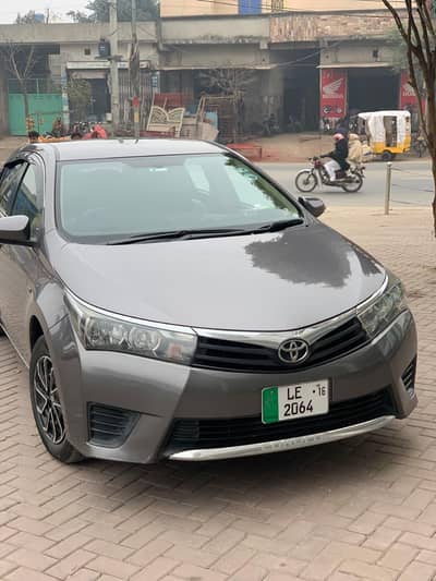 selling my toyota corolla Gli 2015/2016 home used clean car
