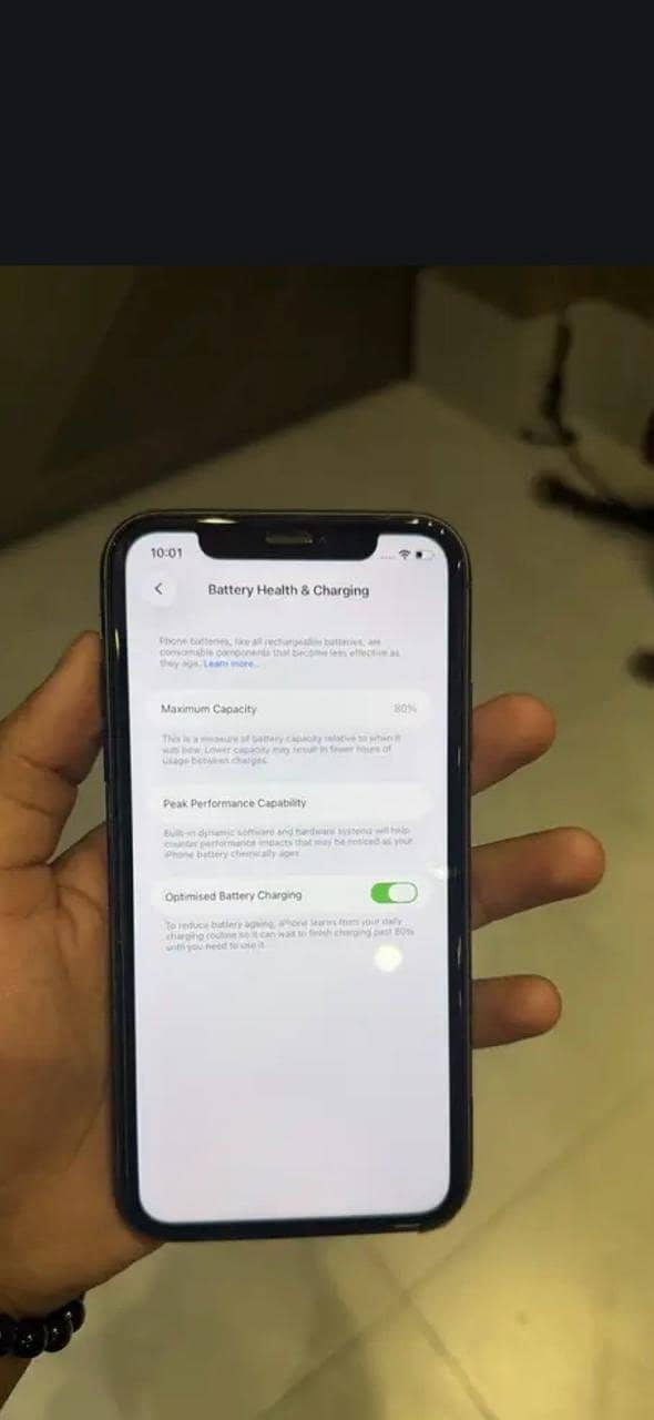 Apple iPhone 11 4