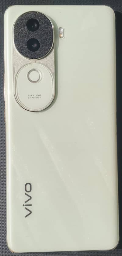 Vivo V40e