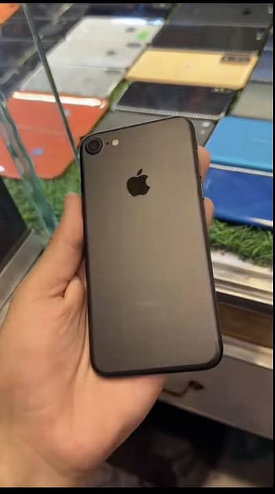 Apple iPhone 7
