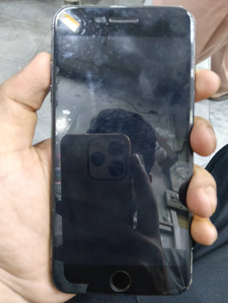 Apple iPhone 7 Plus 1