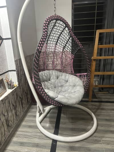 Hanging swing chair