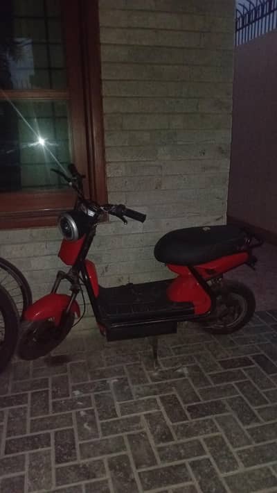 ezBike - Spark - Electric Scooter