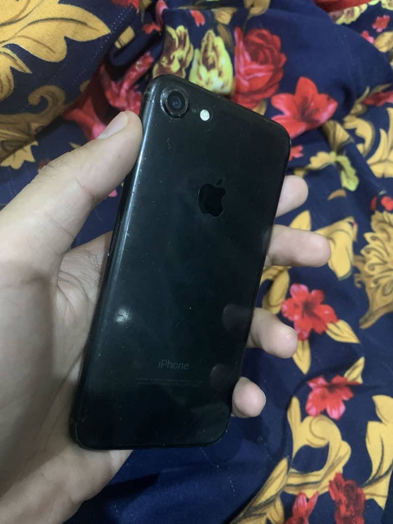 Apple iPhone 7 3