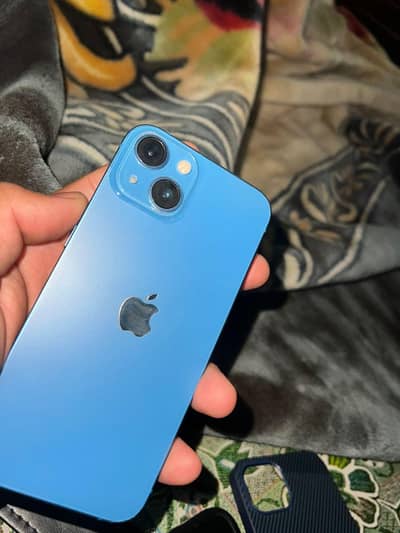 Apple iPhone 13