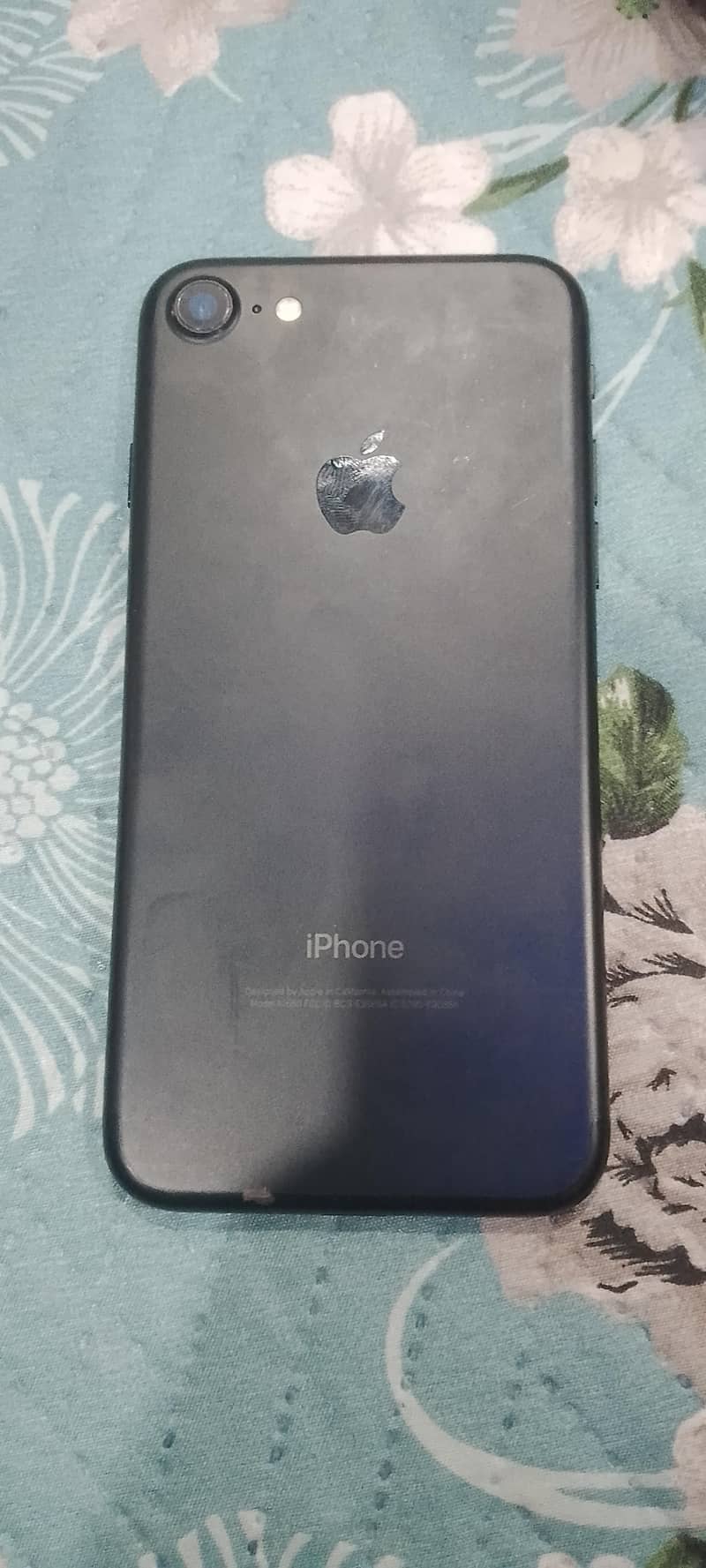 Apple iPhone 7 1