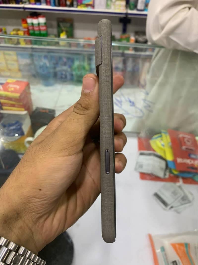 Google Pixel 7 4