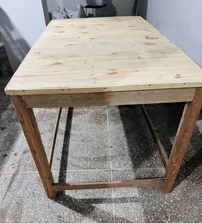 Takhat Table