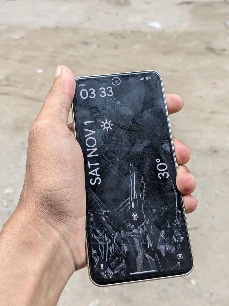 Google Pixel 8 3