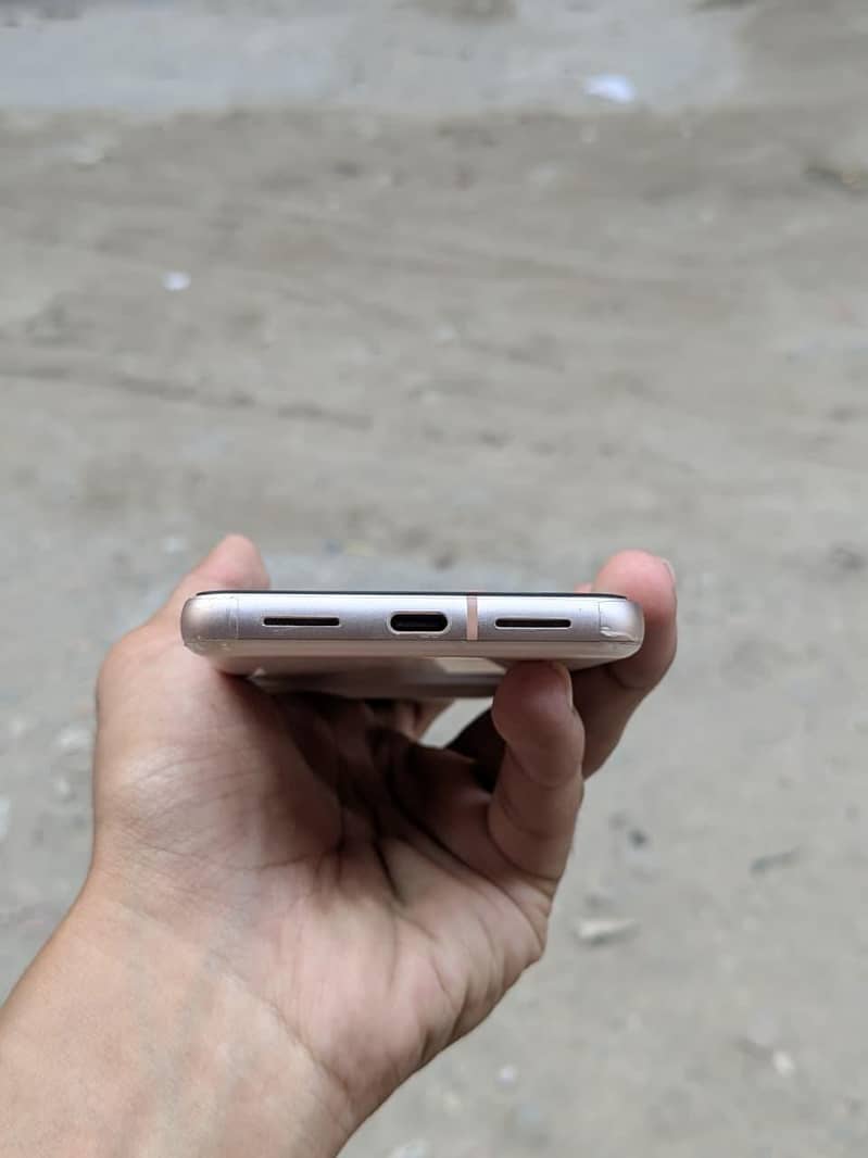 Google Pixel 8 6