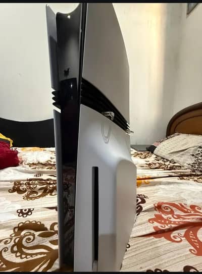 Play Station Ps5 2TB lightly used 2 month Box And Complete Accessories