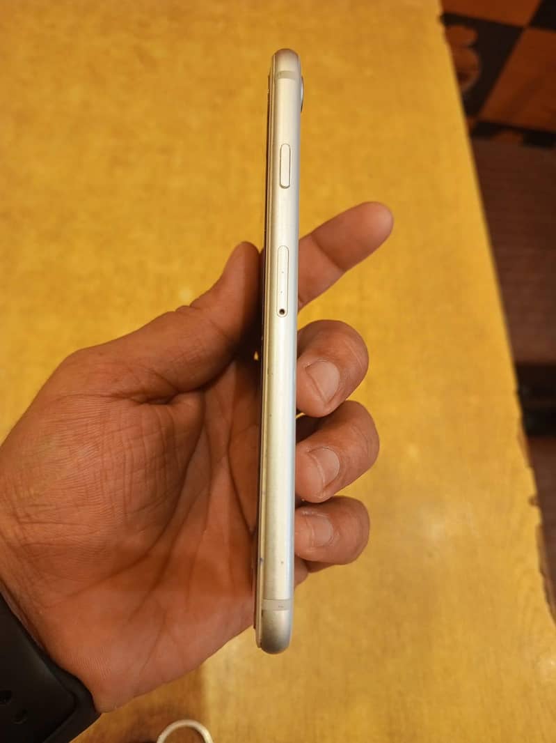Apple iPhone 8 5