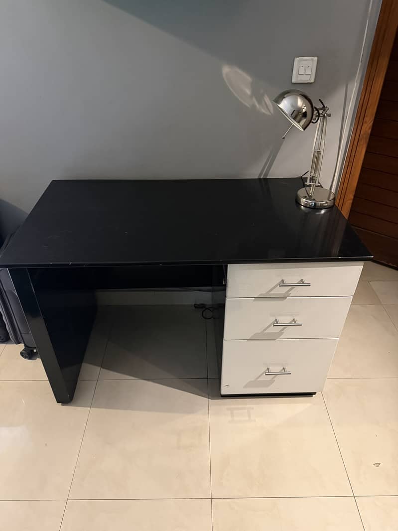 Study table 0