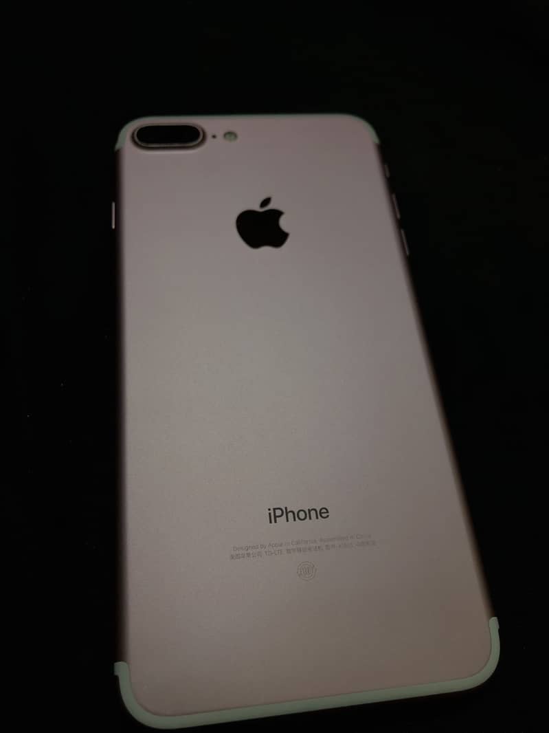 Apple iPhone 7 Plus 0