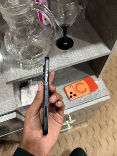Apple iPhone 16