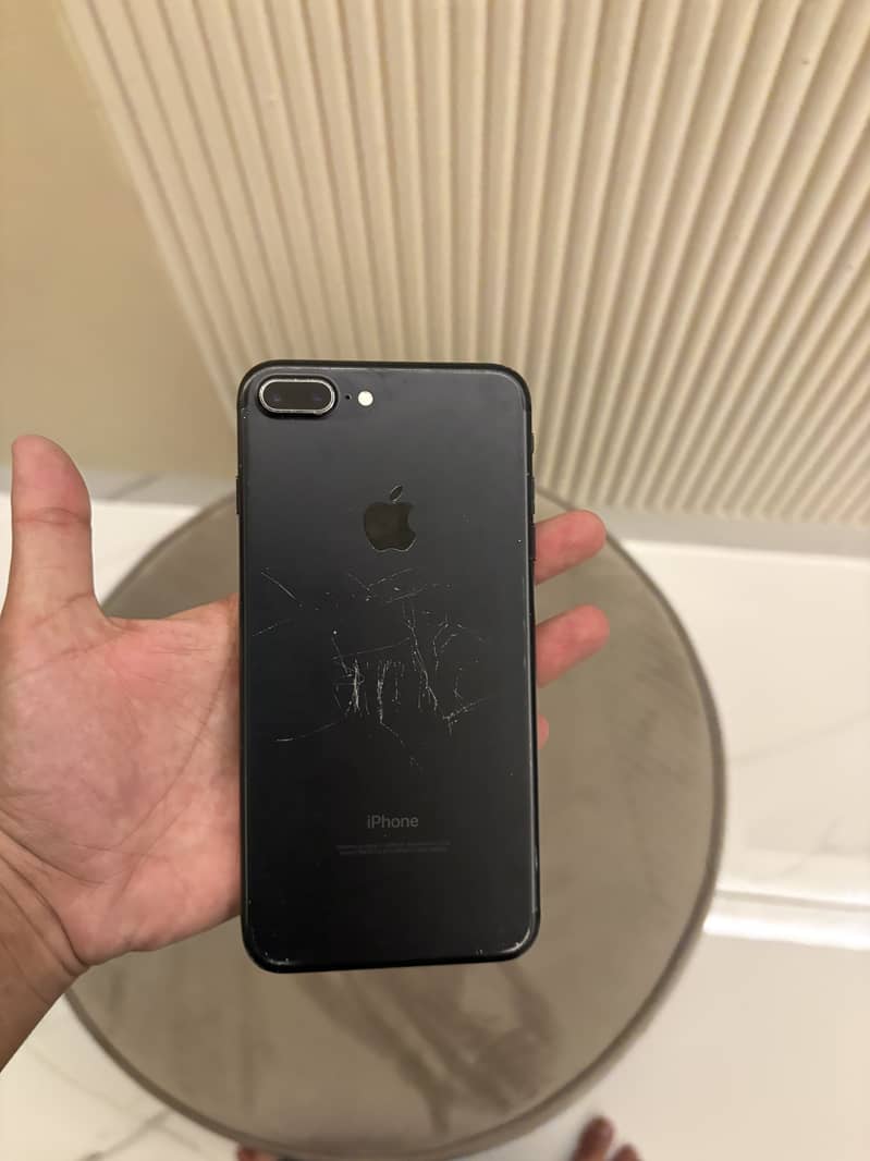 Apple iPhone 7 Plus 0