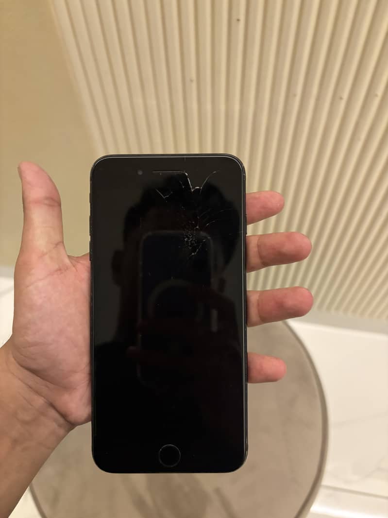 Apple iPhone 7 Plus 3