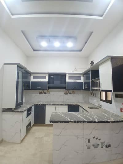 Leased 200 Sq. Yd. West Open Ground+1 House For Sale At Kaneez Fatima Society Near By Karachi University.