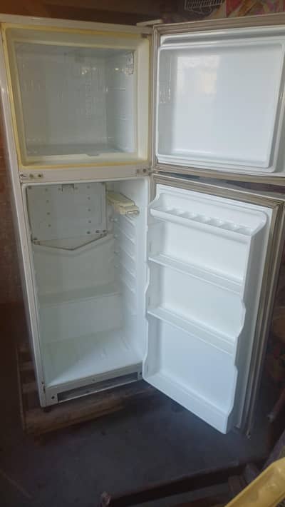 farige dawlance (Refrigerator)