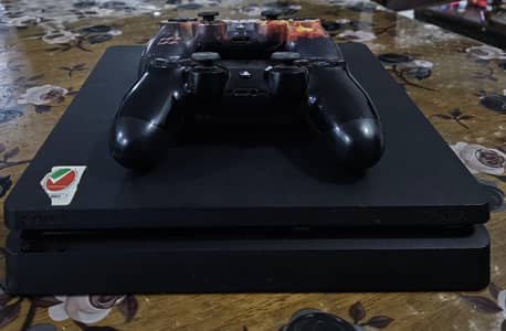 Slim PS4 500GB with 7 Cds and 2 controllers with all accessories