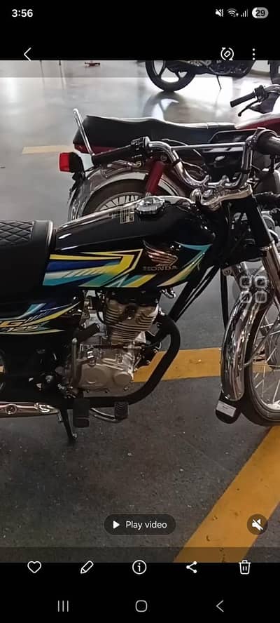 125 new in black colour all ok first owner