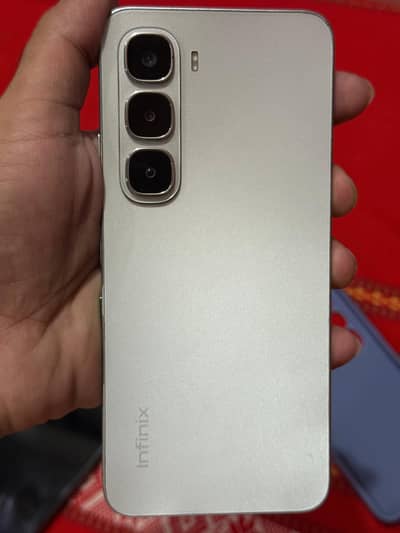 Infinix Hot 60i 6+6/128gb