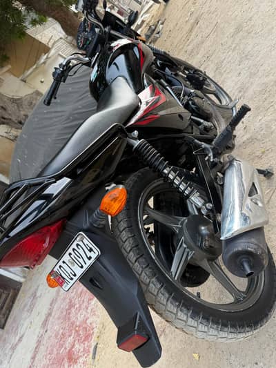 Suzuki GR 150 black colour