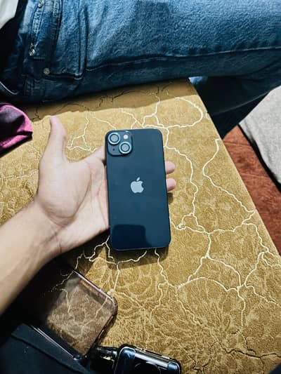 Apple iPhone 13
