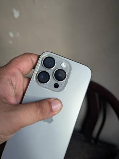 Apple iPhone 15 Pro jv