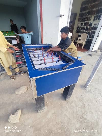 Foosball Table with boll's