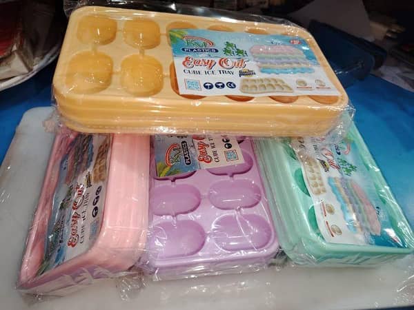 3-Piece Ice Cube Tray Set in Sakura, Star, and Heart Shapes - Makes 18 Ice Cubes